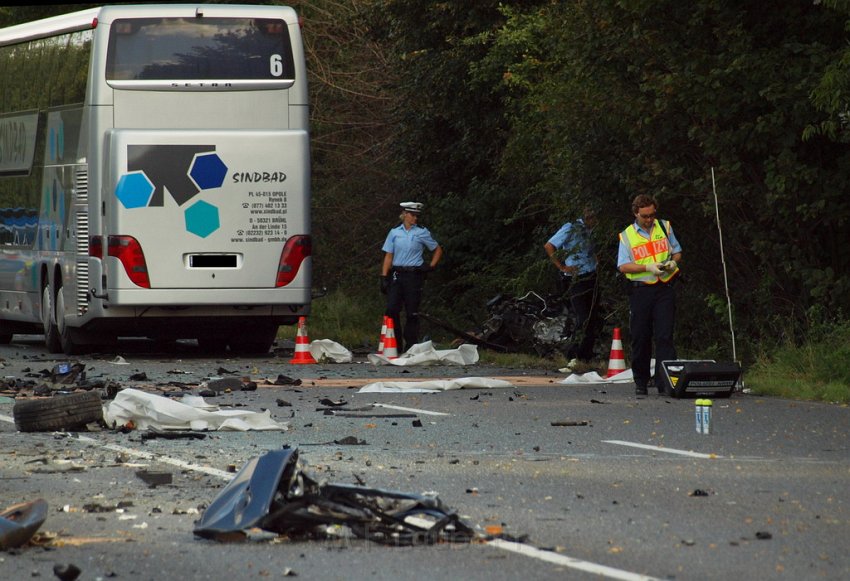 Schwerer VU Koeln Immendorf Kerkraderstr P081.JPG